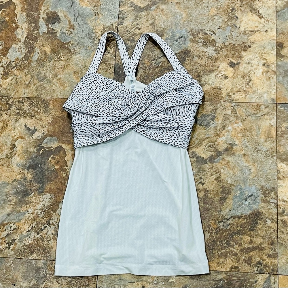 Lululemon Wrap It Up Tank Sz 6 Dotty Dash White Color size 6